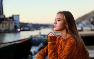 Asian portrait waterfront blurry bokeh - free vintage wallpaper