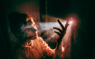 Cellphone hologram light fire male - elsa bleda free wallpaper