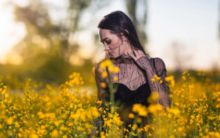 Woman flower field autumn fire - yellow flower free wallpaper