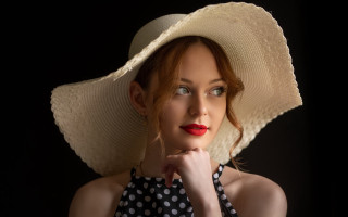 Woman polka dot dress hat - red lipstick free wallpaper