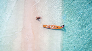 Surfboard beach people water puzzle - a surfboard free wallpaper for desktop