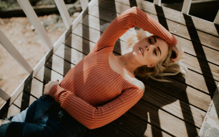 Woman smiling bench blonde denim - elaine duillo free wallpaper for desktop