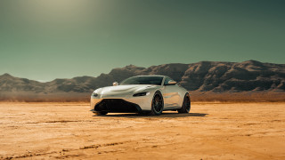 White sports car desert mountains 4 - the background and a sun free wallpaper