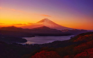 Mountain lake sunset snow capped - free autumn wallpaper