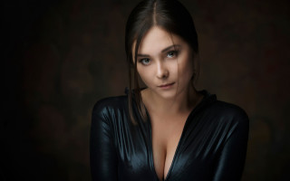 Woman leather outfit posing portrait - a pony tail free wallpaper