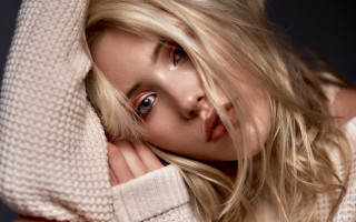 Blonde blue eyed woman pose - blonde hair free wallpaper for desktop