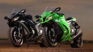 Motorcycles parked dirt road desert - two motorcycle free wallpaper