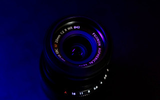 Camera lens blue light macro 2 - a blue light in the middle free wallpaper