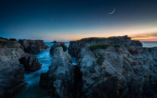 Moon ocean cliffs rocks night - night sky free wallpaper