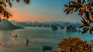 Boats water mountains trees sunset - a group of boats free wallpaper