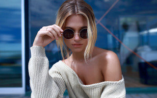 Woman sunglasses sweater portrait blonde 2 - sunglass free wallpaper