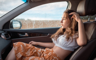 Woman rainy car window blonde - chernik free wallpaper