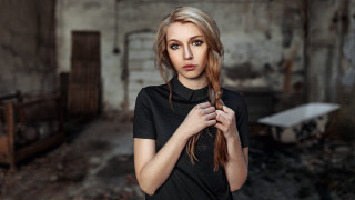 Woman red hair broken room - broken free wallpaper