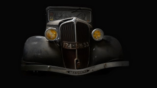 Old car yellow headlight black - a yellow light free wallpaper