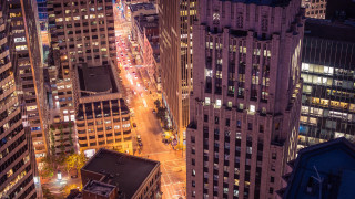 Night city street tokyo traffic - tall building and traffic free wallpaper