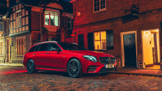 Red mercedes benz tilt shift - maximalism free wallpaper for desktop