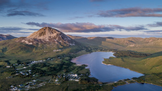 Mountain lake town bridge city - a lake below free wallpaper