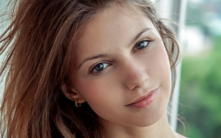 Smiling woman blue eyes white - realistic shaded perfect face free wallpaper