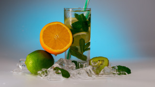 Glass water lime orange ice - a glass of water free wallpaper