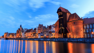 City river night bridge tower - free architecture wallpaper