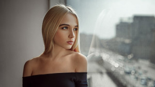 Blonde woman city street portrait - traffic free wallpaper