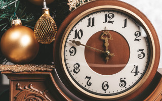 Clock pendulum christmas tree bauble - ornament free wallpaper