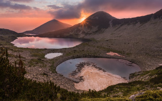 Lake mountains sunset clouds puzzle - a sunset in the background free wallpaper for desktop
