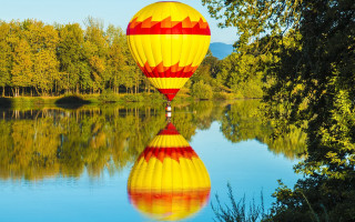 Yellow red balloon lake forest - douglas robertson bisset free wallpaper