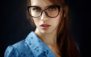 Woman glasses blue shirt portrait - her shirt free wallpaper for desktop