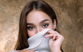 Elina karimova white sweater gold - a gold background free wallpaper