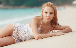 Beach woman whitedress blonde posing - a white dress free wallpaper