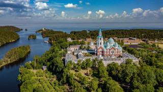 Blue roof building lake forest - arkhip kuindzhi free wallpaper