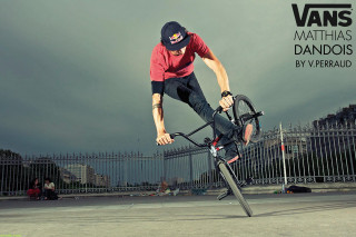 Man riding bike cement ground - dan smith free wallpaper for desktop