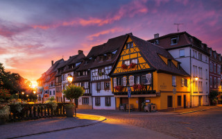 Sunset street building fence clouds - a few building free wallpaper