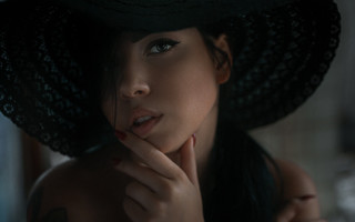 Woman hat portrait blurry depthoffield - her lip free wallpaper