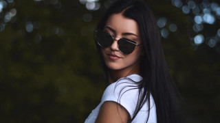 Aramenta diathne vail smiling sunglasses - her shirt free wallpaper for desktop