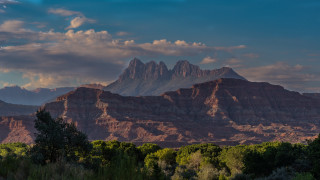 Mountain range trees clouds sky 3 - a mountain range free wallpaper
