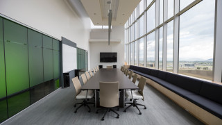 Conference room large table valley - open ceiling free wallpaper