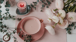 Pink plate coffee candle flowers - a vase of flowers free wallpaper