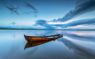 Sunset boat water clouds horizon - a boat free wallpaper for desktop