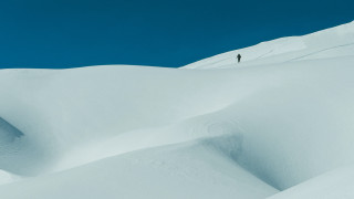 Skiing snow mountain blue sky - amir zand free wallpaper