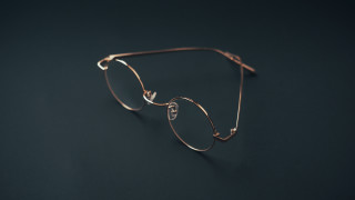 Glasses table black background heart - a pair of glasses free wallpaper