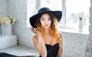 Redhair blackhat blackdress fashion portrait - a black hat free wallpaper