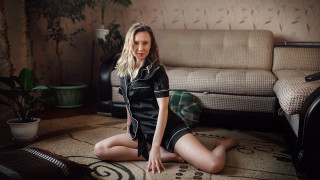 Woman sitting anna hotchkis arthouse - free vintage wallpaper