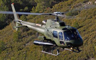 Helicopter greenhills trees bushes light - the front of the helicopter free wallpaper