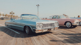 Vintage old cars parking lot - vintage free wallpaper