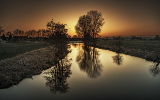 River sunset trees grass reflection - a grassy field free wallpaper for desktop