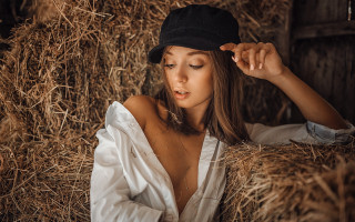 Woman hat hay bales portrait - hay bale free wallpaper