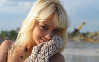 Woman lacy top gloves construction - anna hotchkis free wallpaper