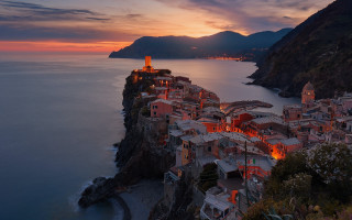 Cliff village ocean sunset mountain - a village free wallpaper for desktop